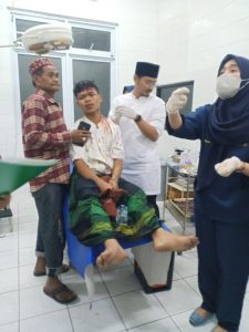 Izin ke Dokter Lebih Awal, dr Udin Ikut Bantu Obati Luka Korban Ambruknya Kubah Masjid Ittifaqul