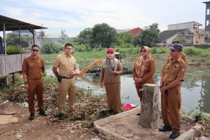 Kepala Dinas PU Makassar Tinjau Pengerukan Saluran Sekunder Adyaksa