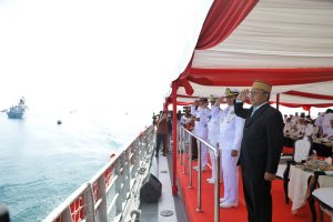 Bersama Panglima TNI, Danny Pomanto Ikut Beri Penghormatan ke Kapal Perang Peserta MNEK