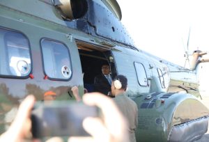 Danny Pomanto Naik Helikopter Hadiri Peringatan Hari Bakti TNI AU di Jeneponto