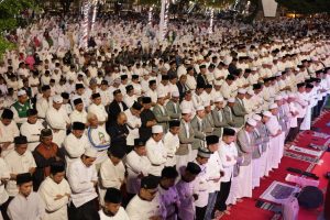 Ribuan Masyarakat Makassar Berdoa Bersama Sambut Tahun Baru Islam di Anjungan Pantai Losari
