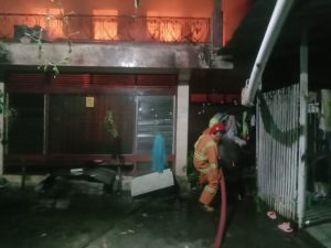 Rumah Tanpa Penghuni Dilalap si Jago Merah di Ratulangi