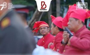 Kepala Bapenda Makassar Hadiri Pengibaran Bendera Merah Putih di Anjungan City of Makassar
