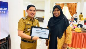 Dukung Program USAID Madani, Pemerintah Kecamatan Mamajang Raih Penghargaan