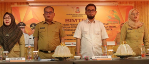 Plt Kepala Dinas Sosial Kota Makassar Buka Bimtek Administrasi Bagi Pengurus LKS