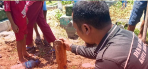 Dinas Sosial Makassar melalui Bidang Rehabilitasi Sosial Kuburkan Jenazah Klien Orang Terlantar