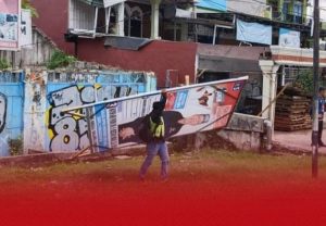 Sekcam Panakkukang Pimpin Penertiban Baliho Langgar Aturan