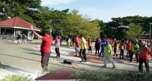 Bersama Warga Masyarakat, Camat Tamalate Gelar Senam Sehat ‘Baik Untuk Semua.