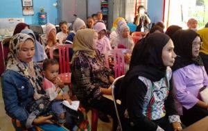 Warga Antusias Dengarkan Sosialisasi Pencegahan Stunting di Kelurahan Tamamaung Kecamatan Panakkukang