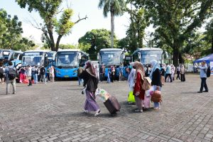 Danny Pomanto dan Pj Gubernur Lepas Ratusan Pemudik Ramadan Berbagi Bahagia Pemprov Sulsel