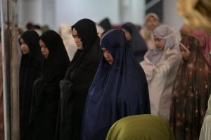 Bersama Warga Makassar, Ketua TP PKK I’tikaf di Masjid Kubah 99