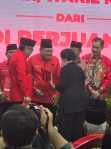 Terima B1KWK dari PDI Perjuangan, Danny-Azhar “DIA” Makin Mantap Tatap Pilgub Sulsel