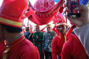 Hadiri Maudu Ada Kalabbiranga Ri Marusu, Pemangku Adat Sebut Danny Pomanto sebagai Anak