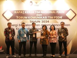 Pj Sekda Makassar Terima Penghargaan atas Dukungan Pemkot Makassar pada Produk TKDN