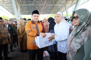 Pemkot Makassar Salurkan 5.500 Paket Sembako untuk Pekerja Keagamaan