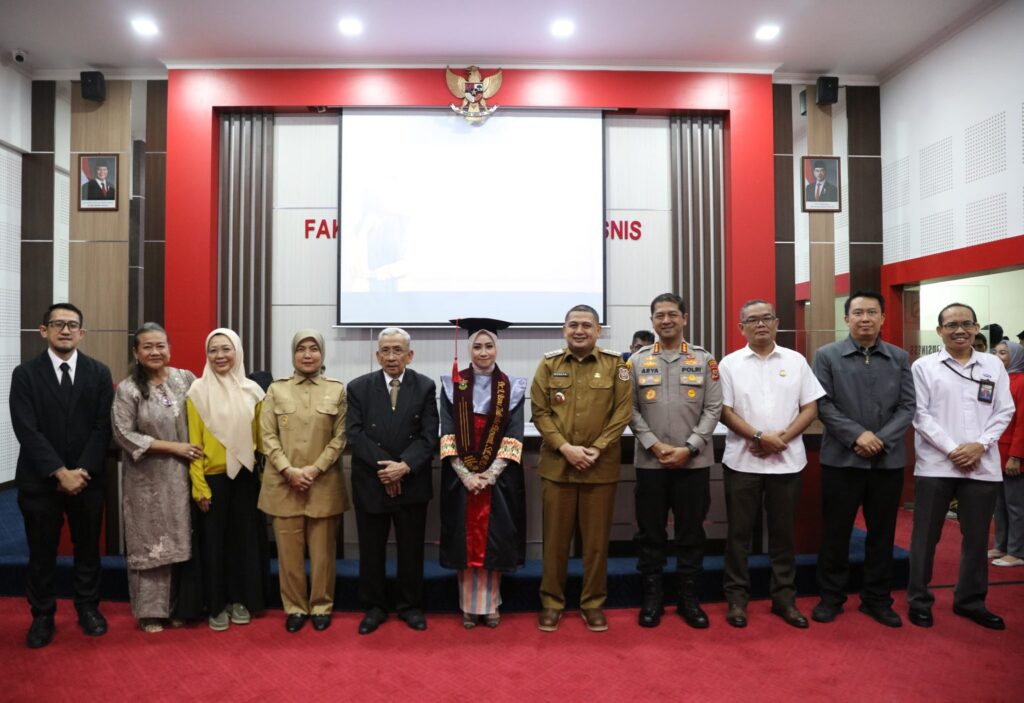 Ketua TP PKK Makassar Sampaikan Selamat Promosi Doktor Kepala Inspektorat Makassar