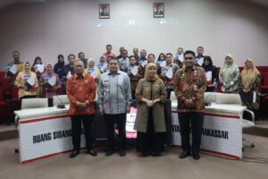 Wali Kota Makassar Serahkan SK Jabatan Pelaksana bagi Pegawai Mutasi Masuk