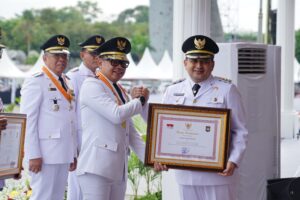 Wali Kota Munafri Terima Penghargaan di Puncak Hari OTDA XXIX