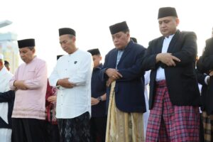 Wali Kota Makassar Munafri Arifuddin Ikuti Salat Idulfitri di Lapangan Karebosi