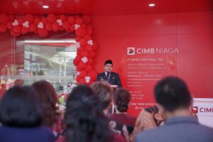 Resmikan Kantor Bank CIMB Niaga, Wali Kota Munafri Ingatkan Peningkatan Kualitas Layanan Perbankan