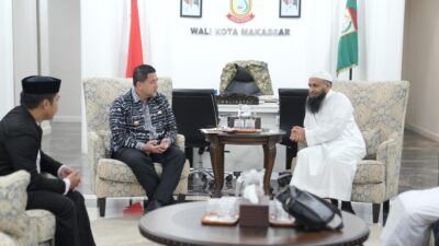 Wali Kota-Wawali Makassar Salat Iduladha di Lapangan Karebosi Bersama Ust Das’ad Latif