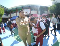 Buktikan Janji, Munafri-Aliyah Resmi Distribusikan Seragam Sekolah Gratis Ringankan Beban Orang Tua
