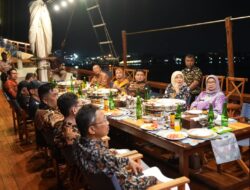Munafri-Aliyah Bahas Pendidikan Bersama Mendikdasmen di Atas Kapal Pinisi