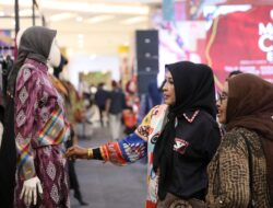 Warga Padati Hari Kedua Makassar Craft Expo 2025 di Trans Studio Mall