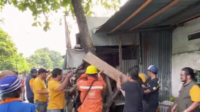 Camat Panakkukang Pimpin Penertiban Pasar Tumpah di Leimena