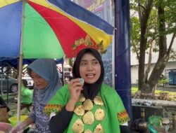 Meriahkan HUT Kota Makassar, Pedagang CFD Boulevard Hingga Pegawai Kecamatan Panakkukang Kompak Berbaju Adat