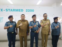 Wali Kota Makassar Munafri Terima Brevet Kehormatan Hiperbarik dari TNI AL