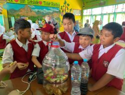 Ratusan SD di Makassar Kompak Olah Sampah Jadi Eco Enzym pada Momentum Hari Guru 2025
