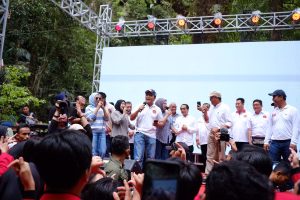 Amran Sulaiman-Danny Pomanto Mesra dalam Temu IKA Unhas: Kolaborasi untuk Global Geopark Pangkep