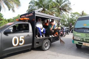Wakil Wali Kota Pantau Gerakan Bersih Taman Kota di Metro Tanjung Bunga