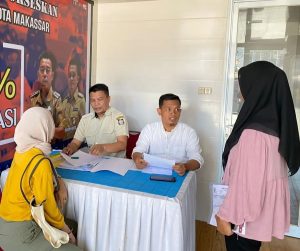 Sembilan Kontainer Terpadu di Kecamatan Mariso Layani Pengurusan PBB