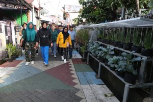 Di Lorong Wisata Maastricht, Fatmawati Senam Sehat Bersama Warga