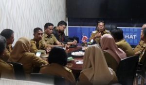 Camat Mariso Pimpin Rapat Koordinasi Evaluasi Kinerja Kelurahan
