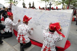 Pemkot Makassar Dirikan Prasasti Apeksi di Pantai Losari, 88 Wali Kota Bertandatangan