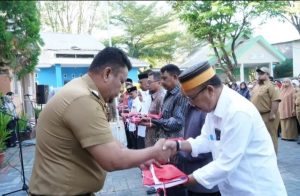 Gerakan Pembagian Bendera Merah Putih di Kecamatan Tamalate Sambut HUT Kemerdekaan RI ke 78