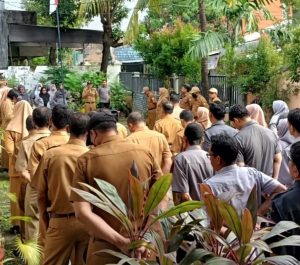 Sekcam Mariso Ingatkan Lurah dan Staf Kecamatan Sukseskan Program Pemerintah Kota