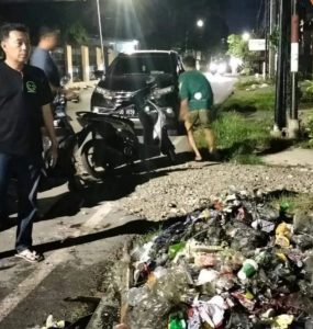 Tak Kenal Waktu, Camat Mariso Turun Pantau Penanganan Sampah Malam Hari