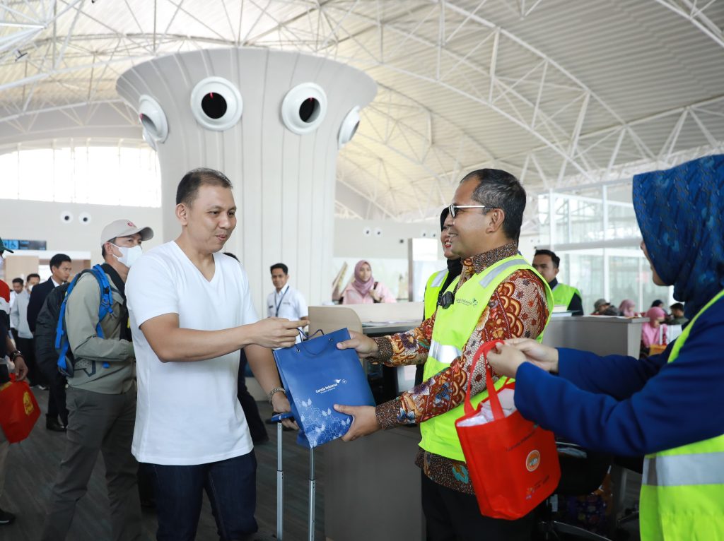 Danny Pomanto Launching Headrest Cover Makassar Kota Makan Enak, Pisang Ijo Menu Perdana