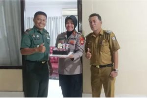 Perkuat Sinergitas, Camat Juliaman dan Danramil Beri Kejutan ke Kapolsek Mariso