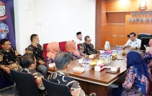 Terima Kunjungan Studi Tiru Pemkot Bandung, Camat Mamajang Paparkan Sistem Pelayanan Publik