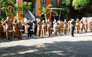 Pelaksanaan Apel Pagi Kedisiplinan Kecamatan Mamajang