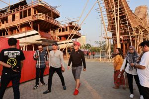 Kapal Pinisi dan Rumah Tongkonan Toraja Jadi Latar Belakang Puncak Acara HUT Kota Makassar ke-416