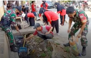 Tripilar Kelurahan Sambung Jawa Bangun SinergitasLewat Kerja Bakti