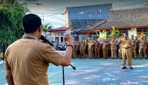 Pimpin Apel Pagi, Sekcam Panakkukang Bakar Semangat Pegawai: Jaga Kekompakan