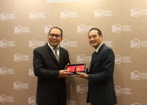 Danny Pomanto Lakukan Pertemuan Bilateral dengan Menteri Senior Pembangunan Nasional dan Kominfo serta Presiden Singapura