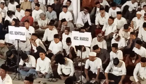 Bersama Staf, Camat Mariso Ikut Salat Subuh Berjamaah yang Dilaksanakan Pemkot Makassar